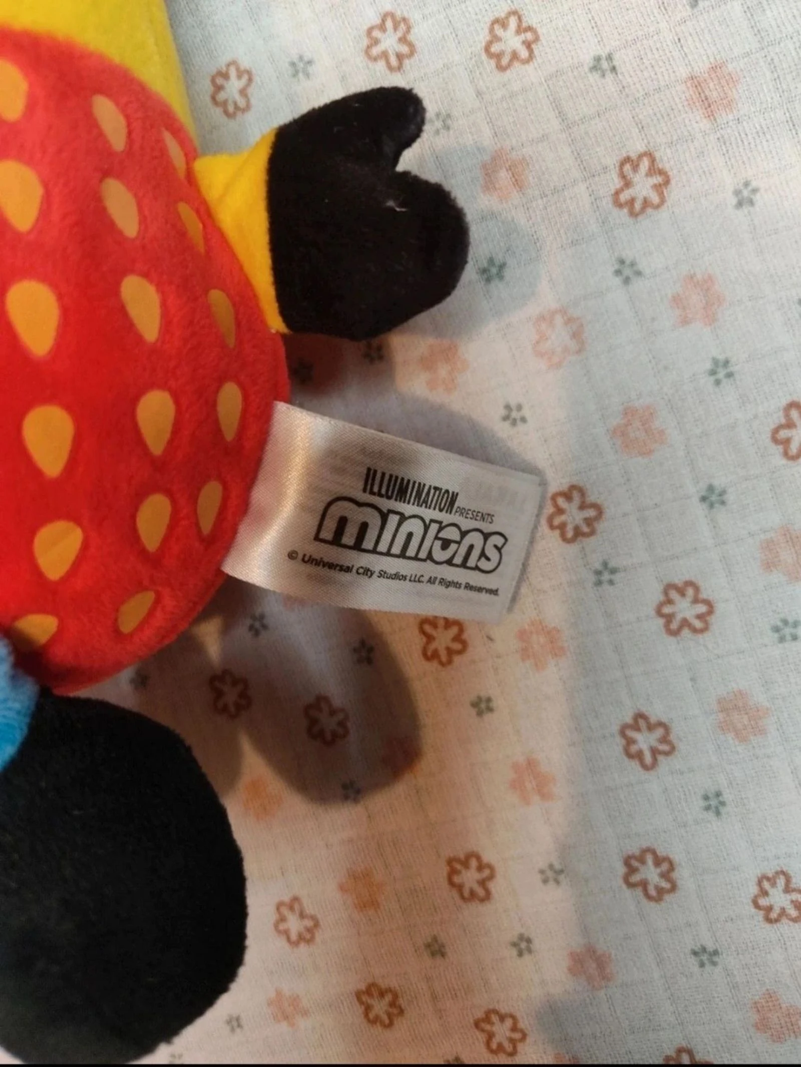 Peluche de disfraz de Minion fresa 🍓 - Muy buen estado – photo 4